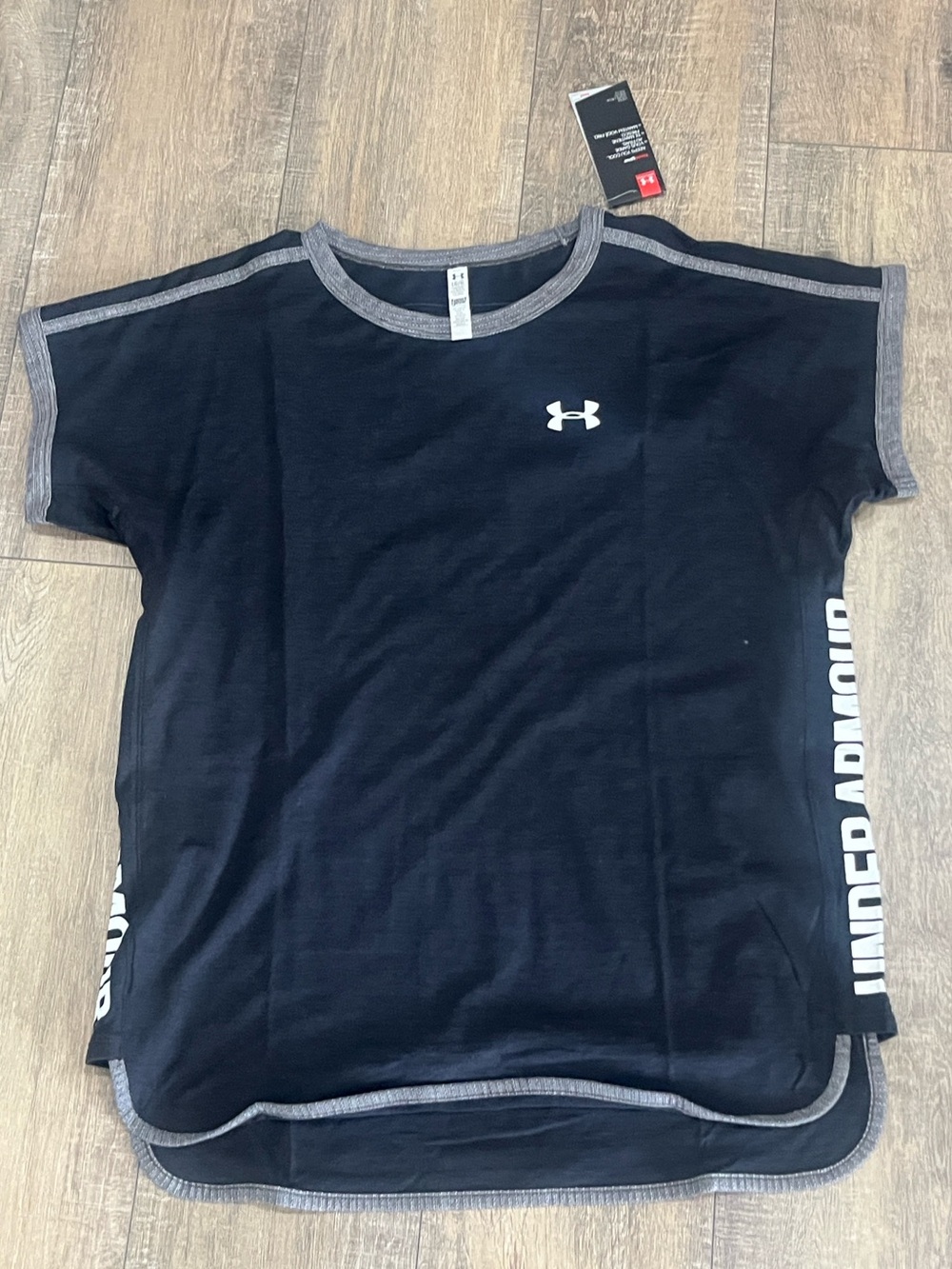 Under Armour Ladies Black Logo Tee w/ Gray Trim ~New~ Hear Gear Loose Size Large